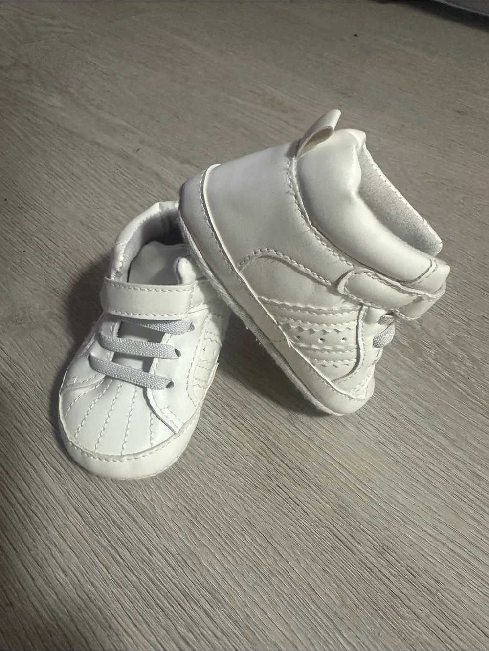White baby' Velcro Sneakers - Classic Toddler Shoes